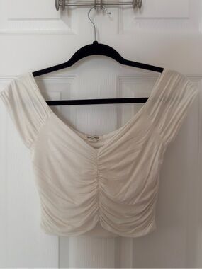 Billabong White Off the Shoulder Ruched Crop Top, size medium